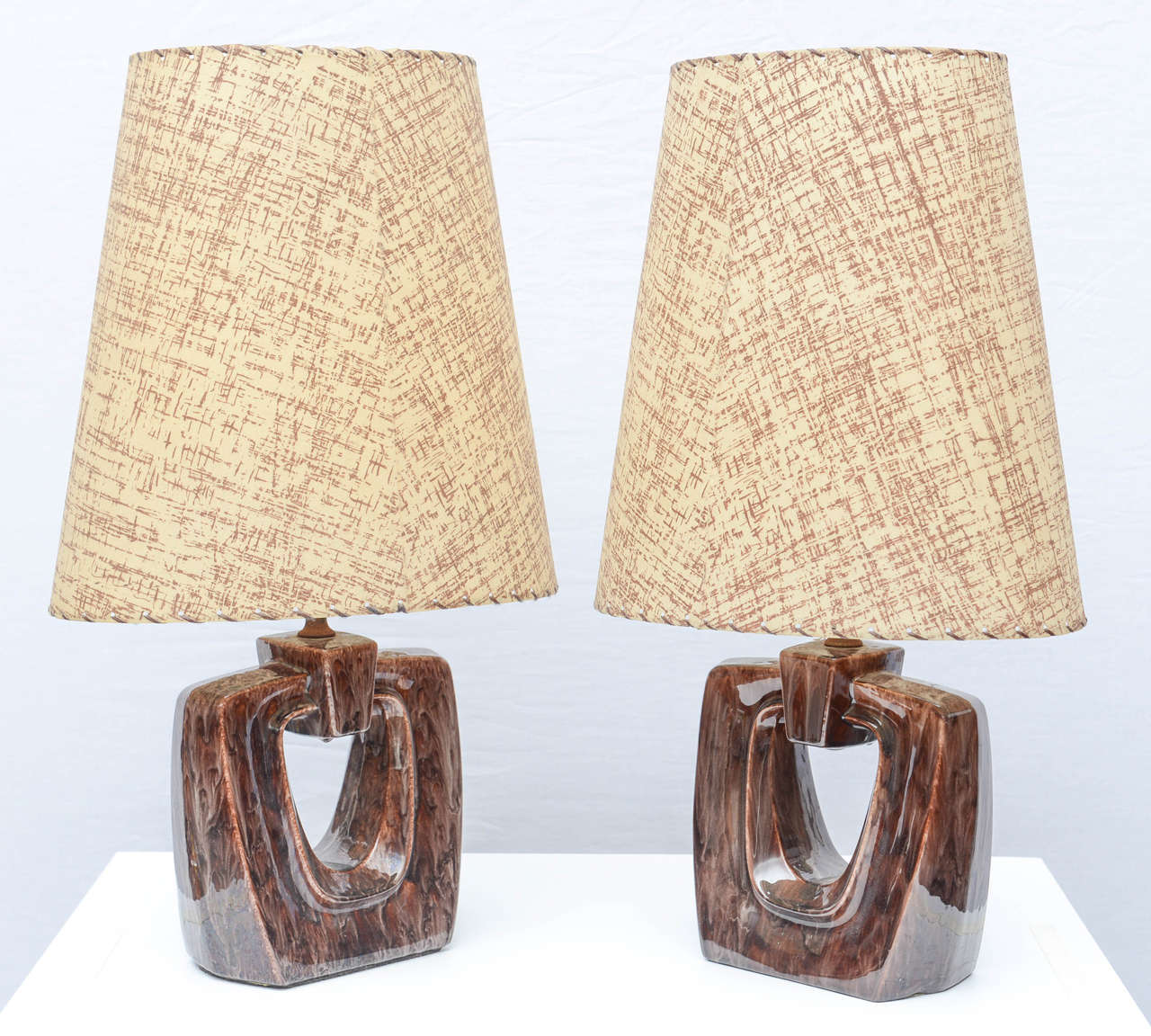 Mid-Century Modern Pair of Gonder Lamps with Custom Shades, USA 1950 For Sale