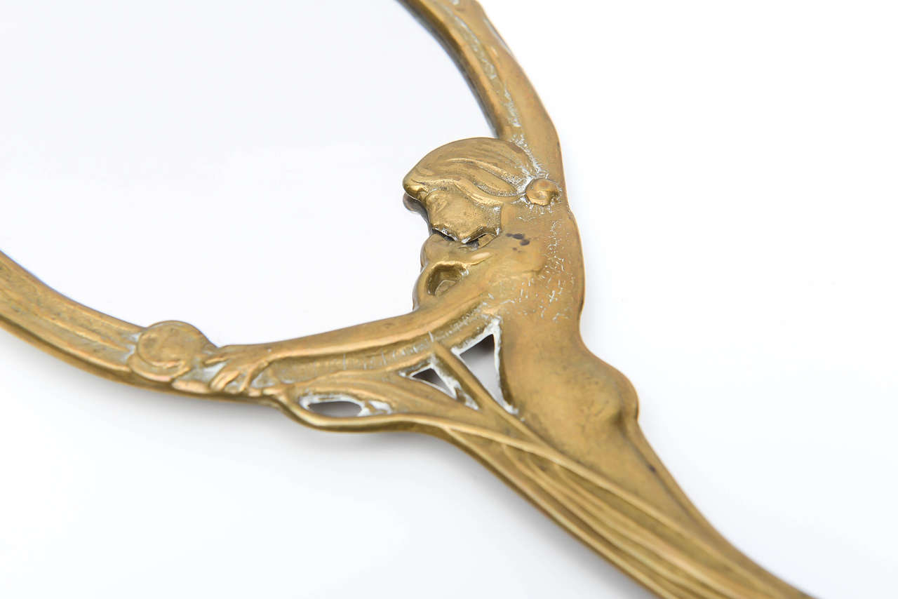 Art nouveau Miroir à main en laiton Art Nouveau:: vers 1900 France