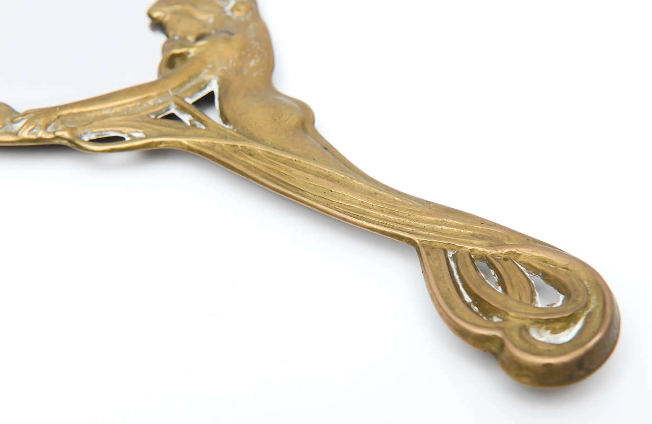 Miroir à main en laiton Art Nouveau:: vers 1900 France 1