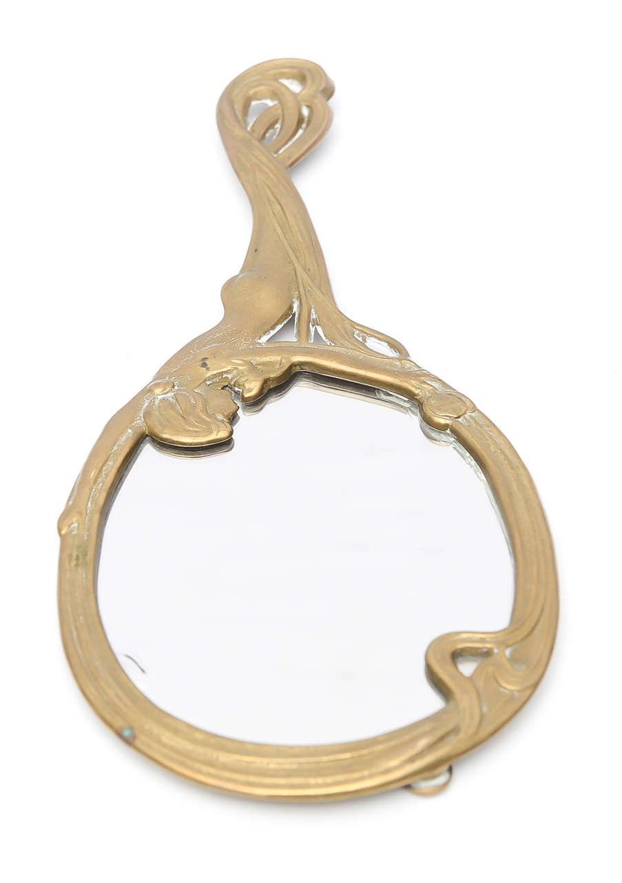 Miroir à main en laiton Art Nouveau:: vers 1900 France 2