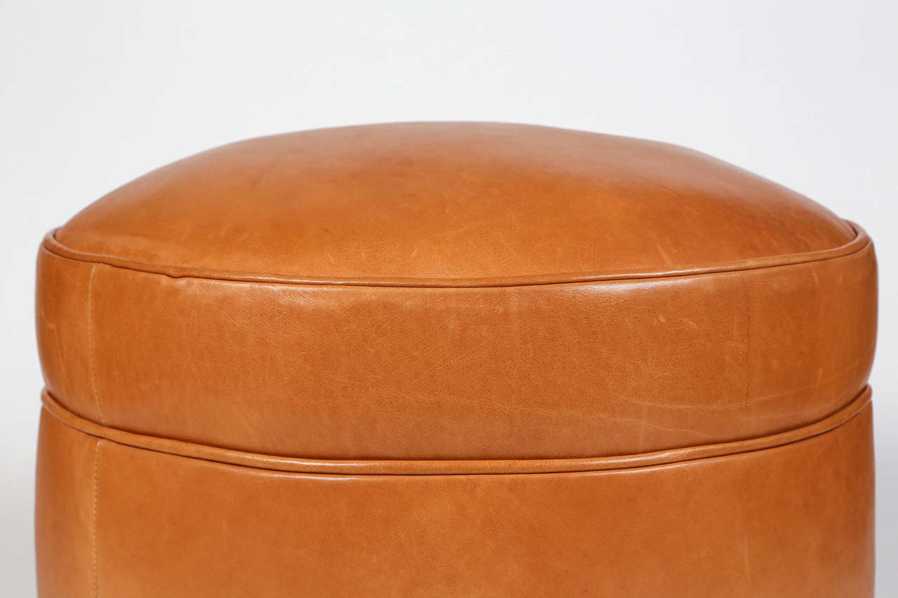 Leather Ottoman In Excellent Condition For Sale In Los Angeles, CA