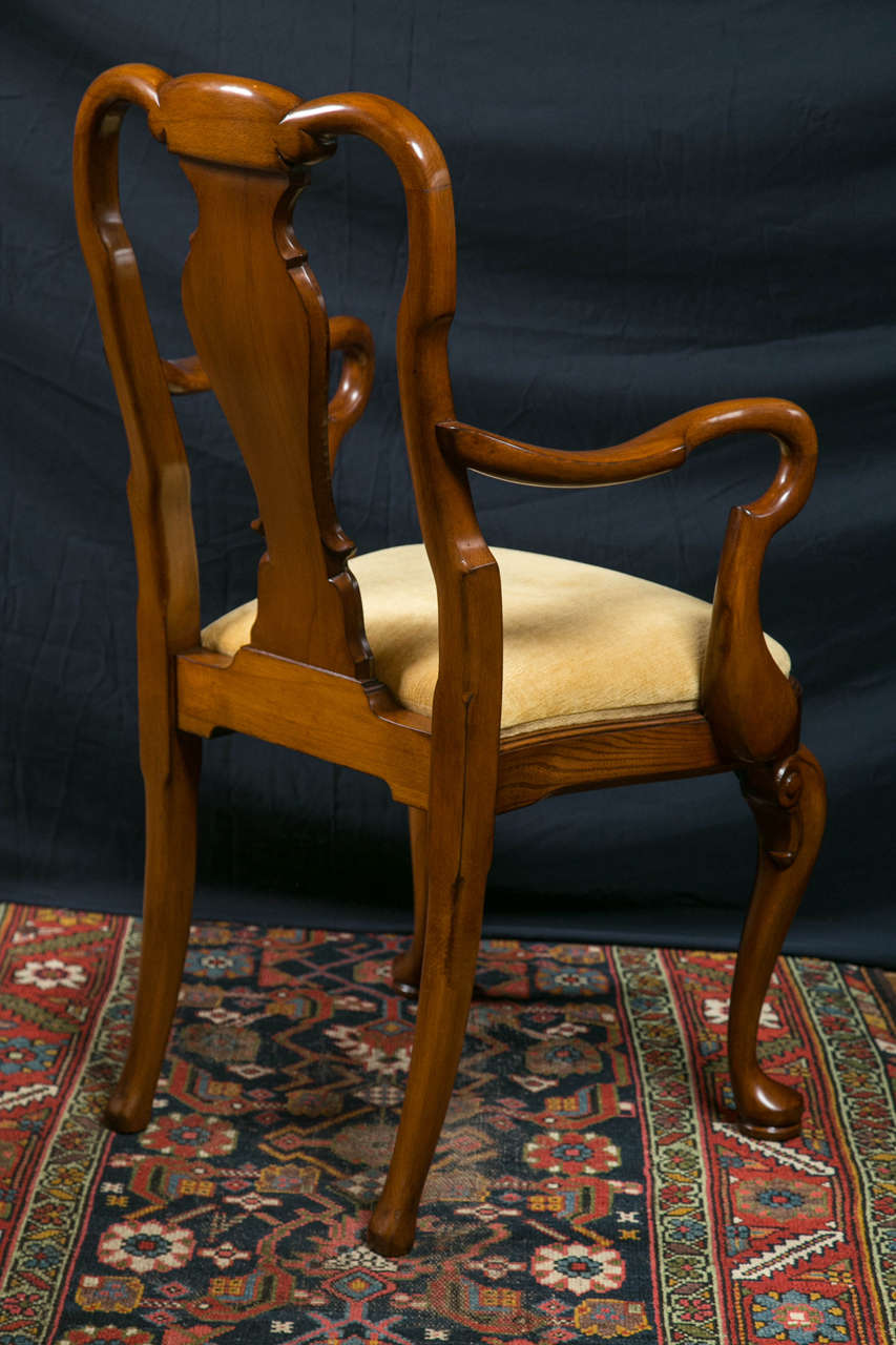 Burl Walnut Queen Anne Style Dining Chairs / 2 Arms and 8 Sides 