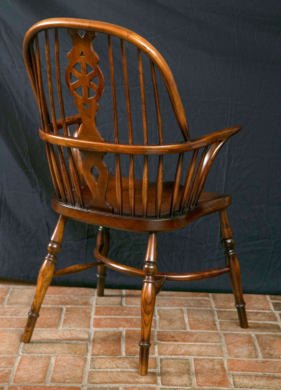 Custom Set of Eight Windsor Wheel Back Chairs / 2 Arms and 6 Sides In New Condition In Woodbury, CT