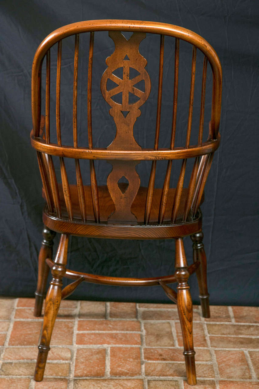 Contemporary Custom Set of Eight Windsor Wheel Back Chairs / 2 Arms and 6 Sides