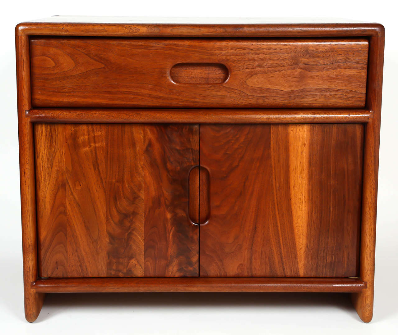 Sam Maloof Walnut Chest In Excellent Condition For Sale In Los Angeles, CA