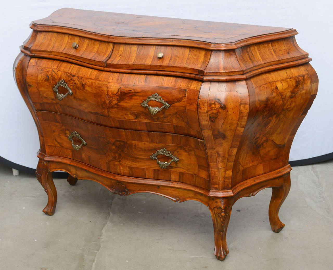 Petite French Chest In Good Condition For Sale In West Palm Beach, FL