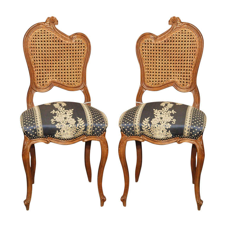 A pair of Art Noveau style French side chairs For Sale