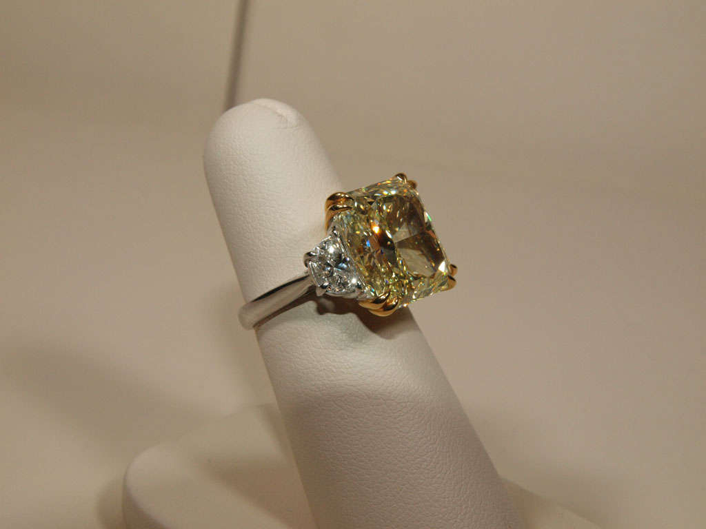 Platinum Highly important Canary Diamond Ring For Sale