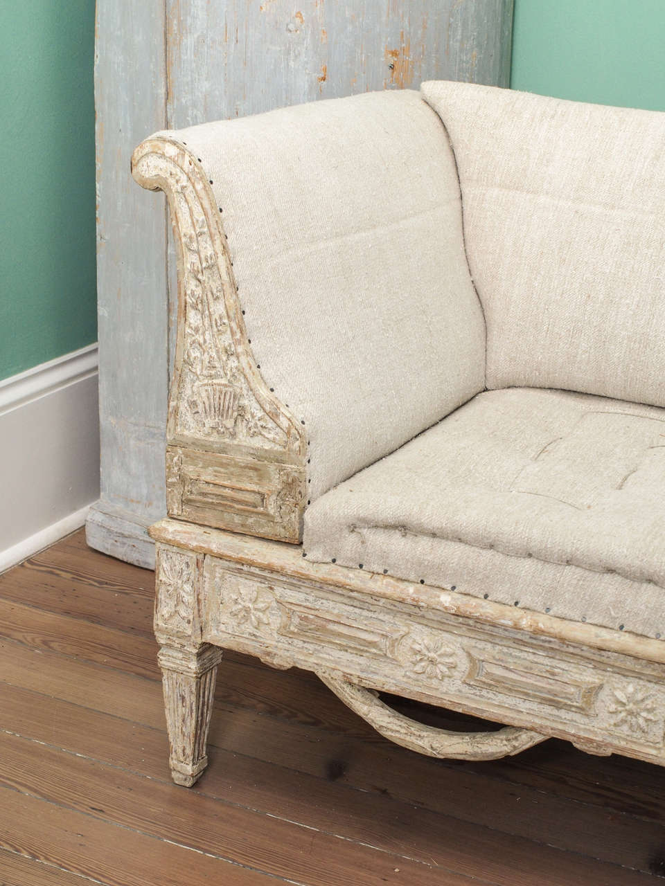 Swedish Gustavian Sofa In Good Condition For Sale In New Orleans, LA