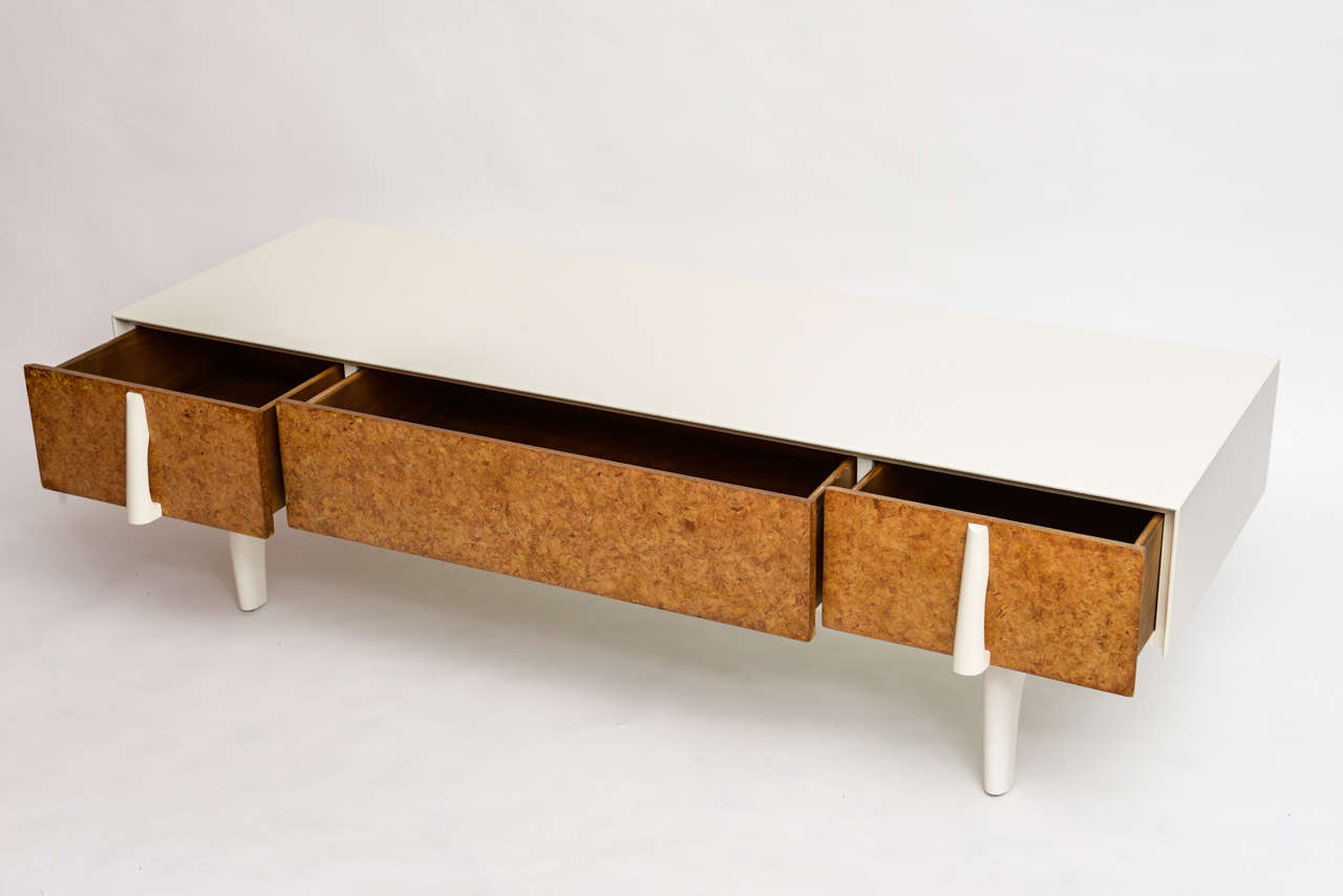 Mid century Brown & Saltman California Modern Paul Laszlo Low Cabinet Bench In Good Condition For Sale In Miami, FL