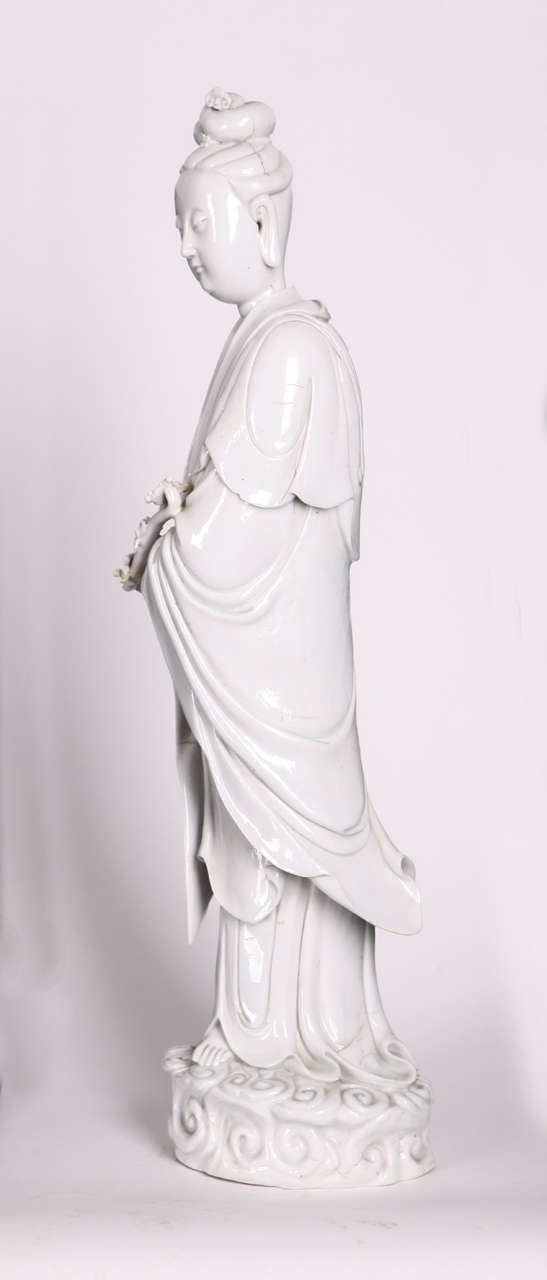 Cinese Figura di Guanyin in bianco e nero, dinastia Qing in vendita