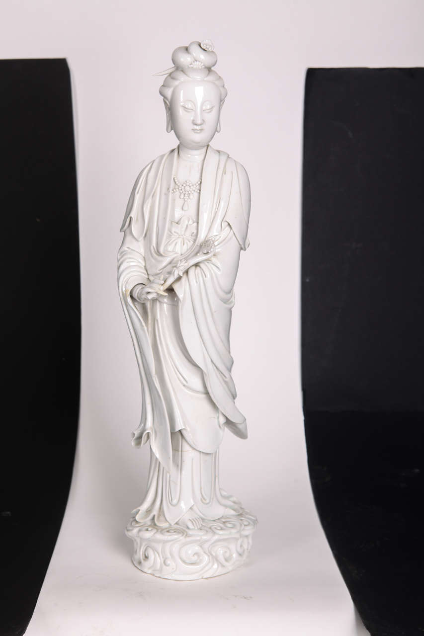 18th Century and Earlier Blanc-de Chine Figure of Guanyin, Qing Dinasty For Sale