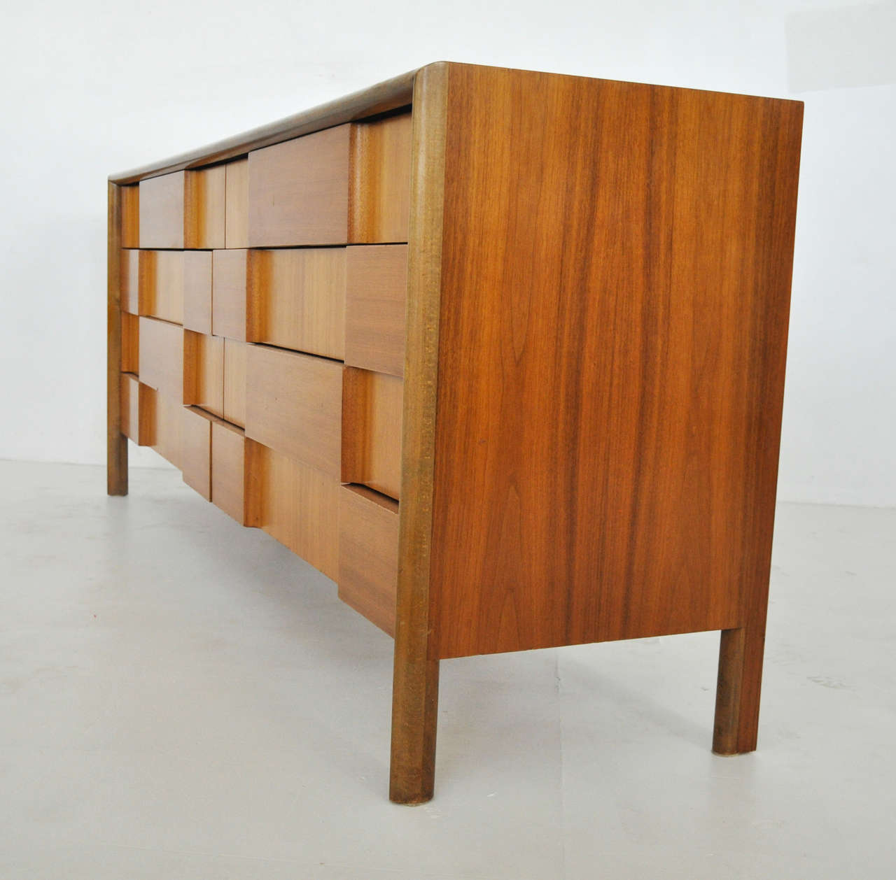 Mid-20th Century Edmond Spence Long Eight-Drawer Dresser, 1950s