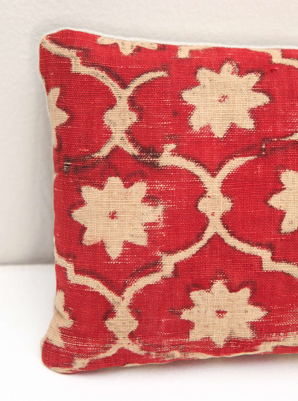 Antique Indian Kalamkari Fabric Lumbar Pillows In Good Condition For Sale In Los Angeles, CA