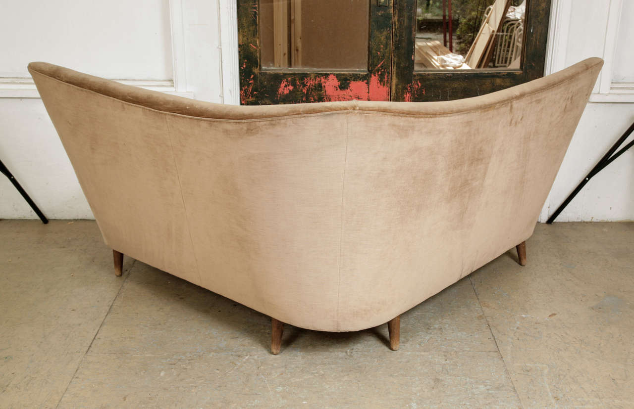 Mid-century Italian design corner sofa In Fair Condition In London, GB