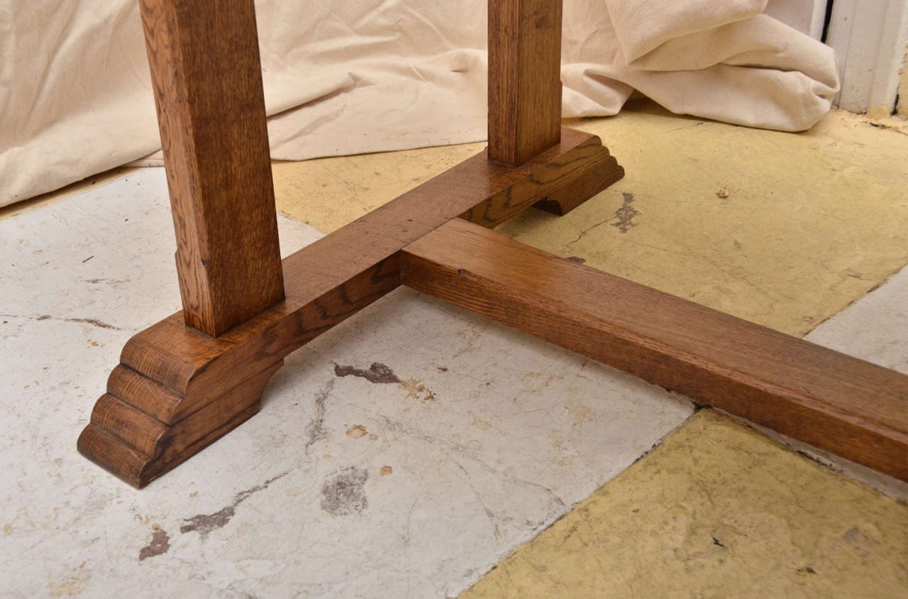 English Oak Trestle Base Gordon Russell Table In Excellent Condition In Southampton, NY