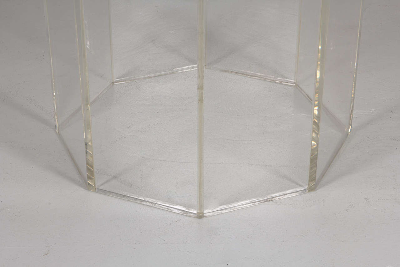 Octagonal Jansen Lucite Table In Good Condition In New Jersey City, NJ