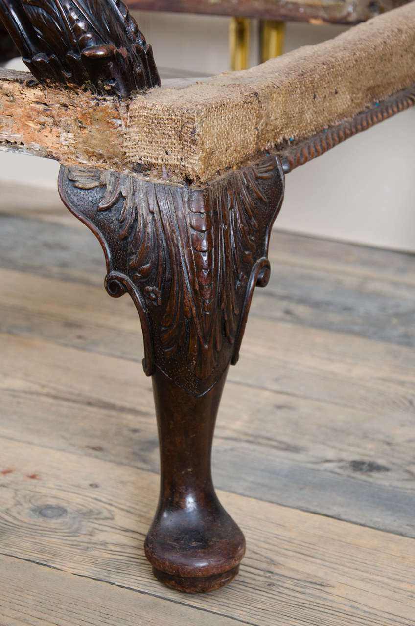 George II Carved Walnut Gainsborough Chair In Good Condition In London, GB