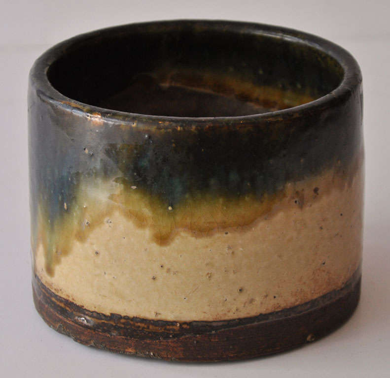 Japanese 17th Japanese oribe censor. The finish is a glazed with beautiful green and brown coloring. Very good condition and is considered Museum quality piece 

Dimensions: 5.5