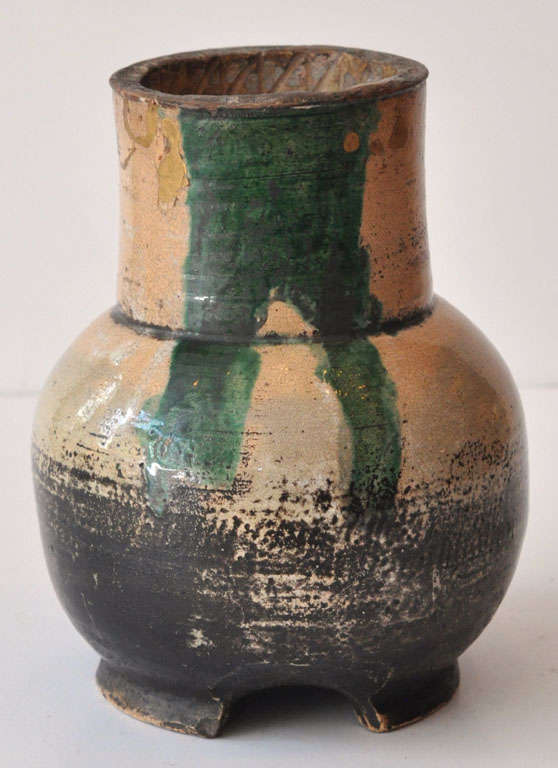 Early 17th century Edo Japanese Oribe vase. Excellent and beutiful example of Edo work  Footed vase with unique gold lacquer detailing. A one-of-a-kind masterpiece of Oribe potting! Museum Quality

Dimensions: 5.5" diameter x 8.25"h 