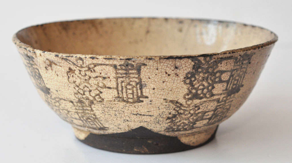 18th Century Rare Japanese Shino Bowl In Excellent Condition In Chicago, IL