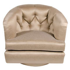 Mid-Century Modernist Button Back Swivel Chair by Milo Baughman Mid-Century Modernist Button Back Swivel Chair by Milo Baughman