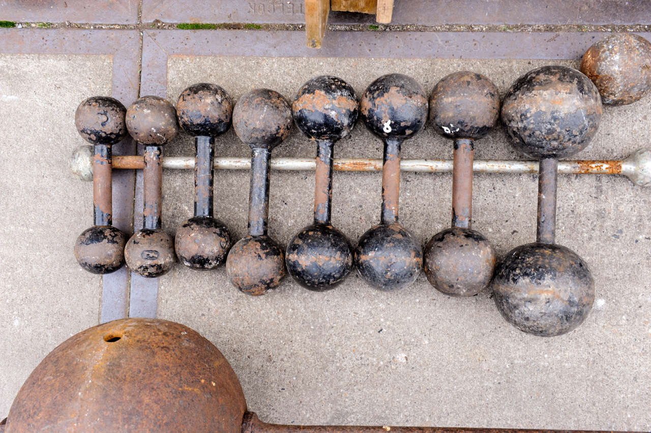 A set of 25 pieces antique dumbells In Good Condition In Baambrugge, NL
