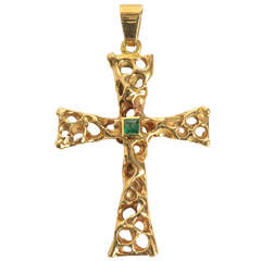 18-Karat Yellow Gold Free-Form Cross Pendant with Emerald