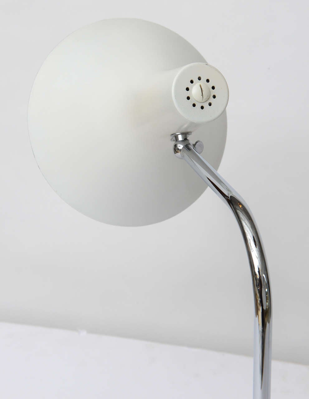 1960's Nessen Studios Polished Chrome and White Enamel Double Arm Desk Lamp In Good Condition In North Miami, FL