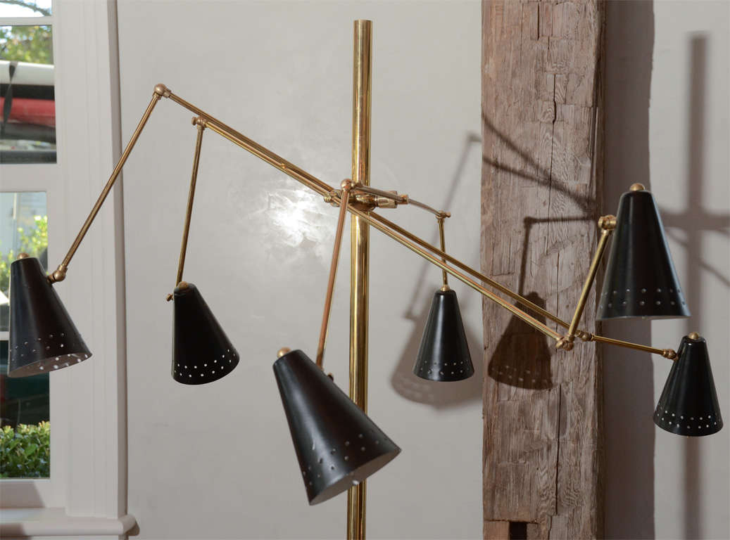 Stunning italian Mid-Century Floor lamp with marble base, brass finish and set of six black shades