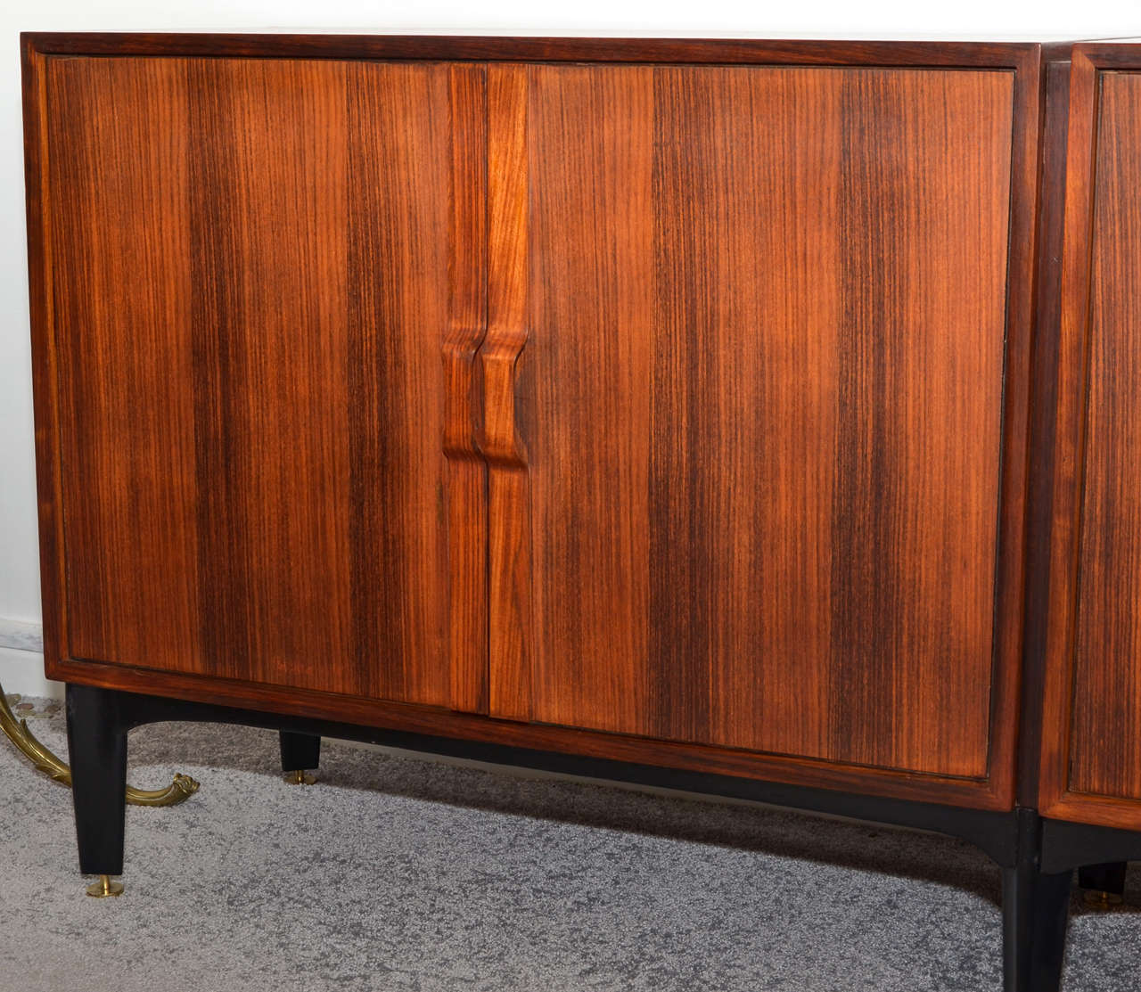 1950's Italian Rosewood Enfilade Buffet For Sale 1