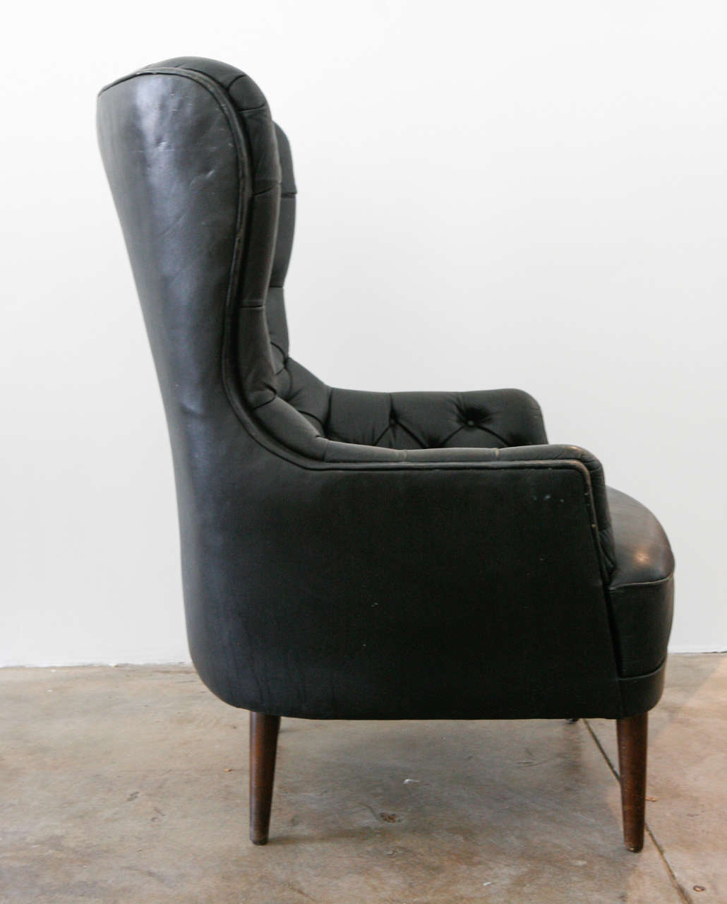 Tufted Leather High Back Chair , Denmark 1950 In Excellent Condition In Los Angeles, CA
