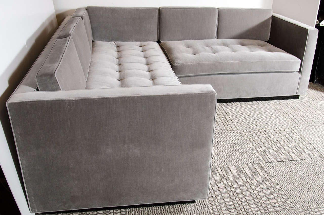 Mid-Century Modern Luxe Modernist Sectional Sofa with Biscuit Tufting in Grey Velvet