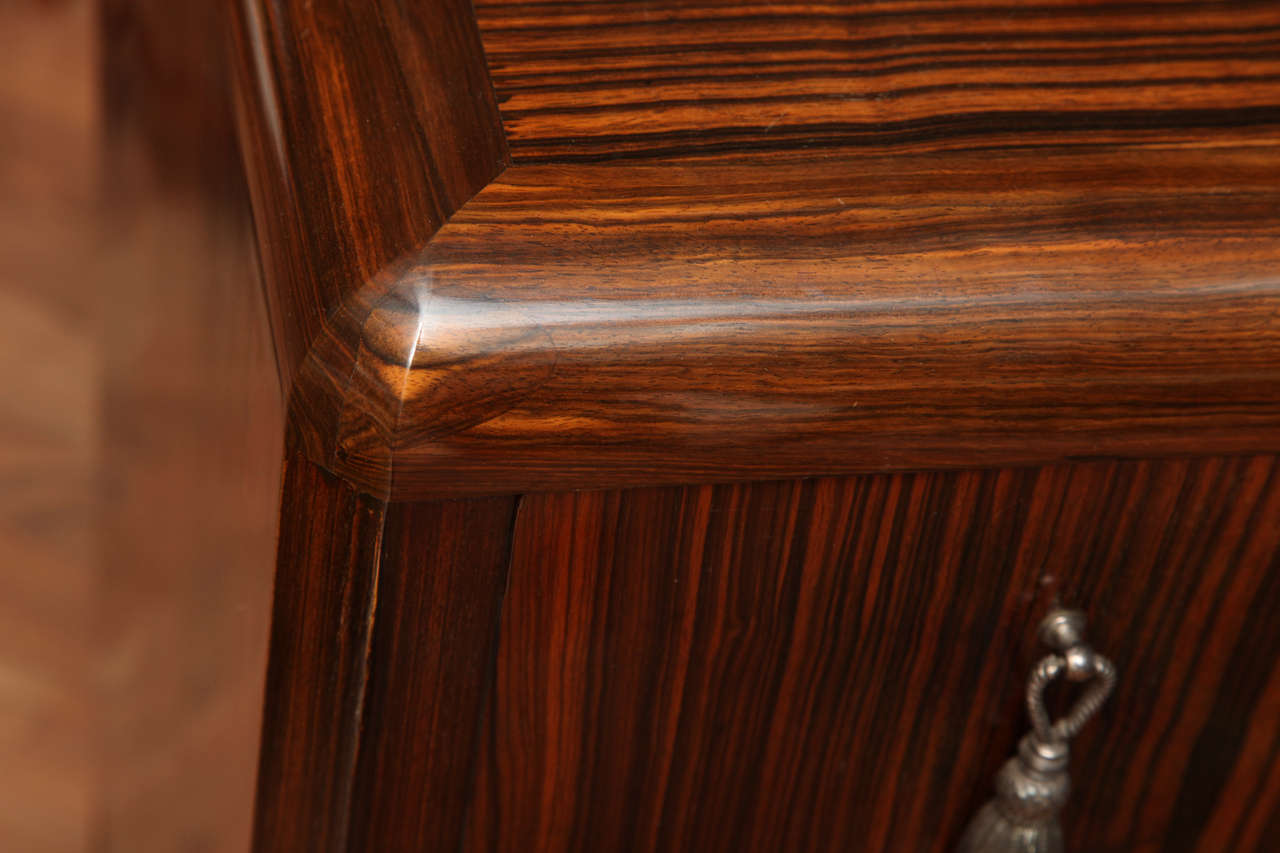 Macassar Commode francese Art Deco in vendita