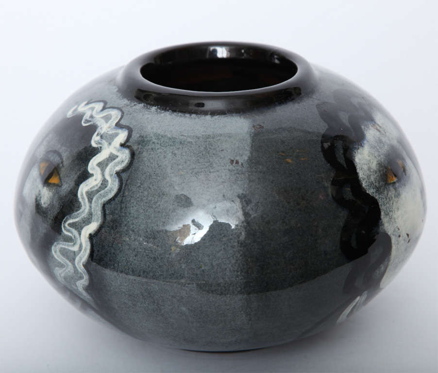 A 1950's Modernist  Ceramic Vase signed Pillin 3