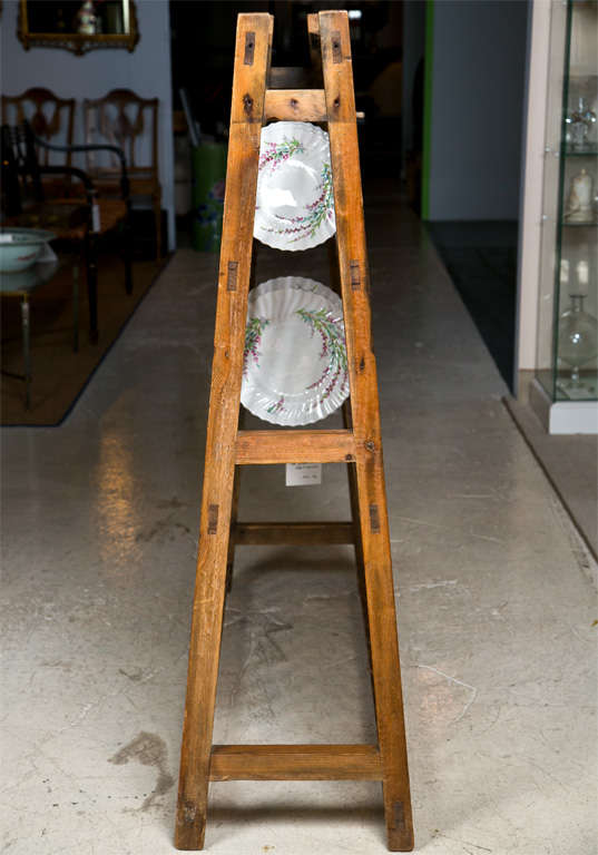 Three-Tier English Pine Plate Rack In Excellent Condition In Stamford, CT