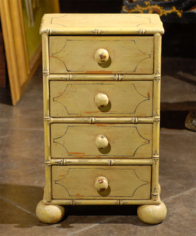 Petite 20th Century English Cream-Painted Faux Bamboo Wooden Chest of Drawers In Good Condition For Sale In Atlanta, GA