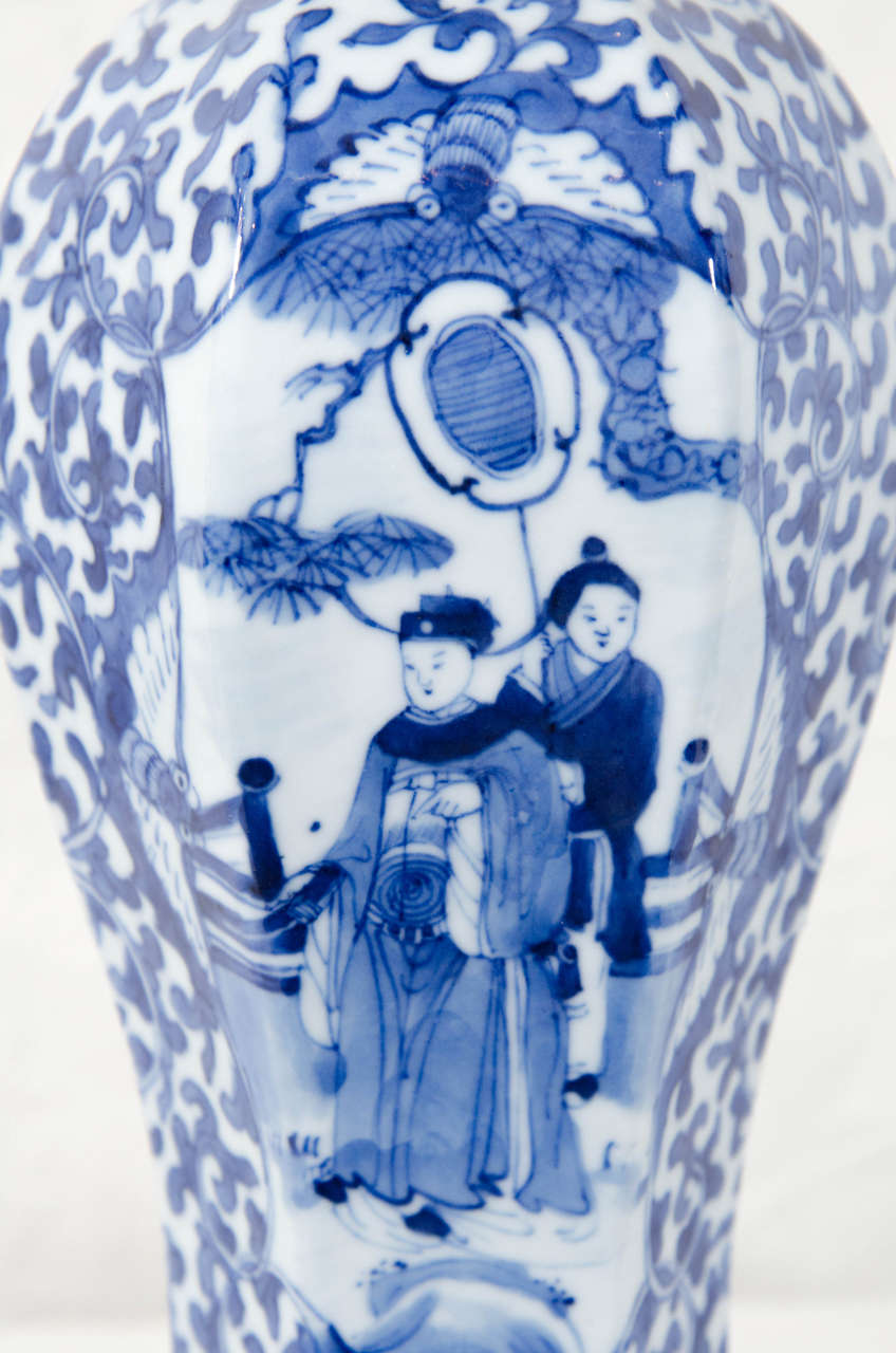 A Chinese Kangxi Blue and White Covered Mantle Vase
