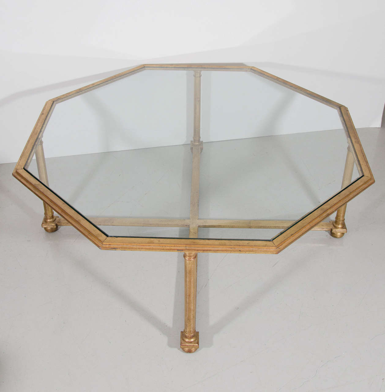 Octagonal Gilt Coffee Table with Glass Top In Good Condition For Sale In New York, NY