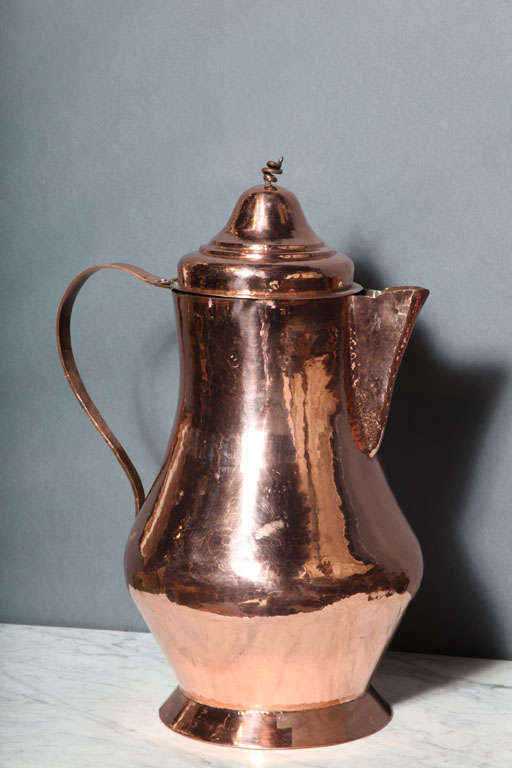 Unusual 19th century Dutch overscale copper coffee pot, possibly a trade sign from a coffee house, with pigtail finial, hand-hammered and riveted finish, with a lovely, polished lustre.