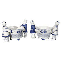 Pair of Italian Porcelain Cachepots in the Chinese Style