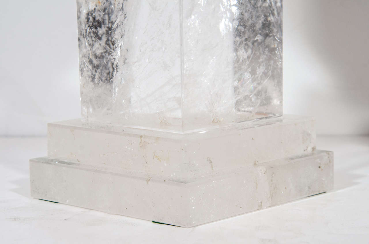 Zwei prächtige und ungewöhnliche Bergkristall-Urnen im Art-Déco-Stil mit Schliff (Unbekannt) im Angebot