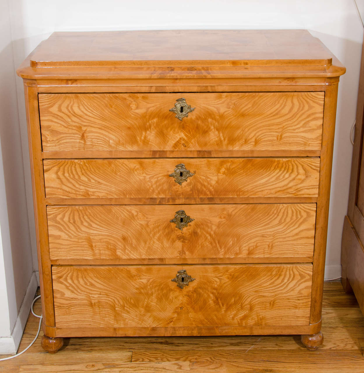 butlers chest of drawers