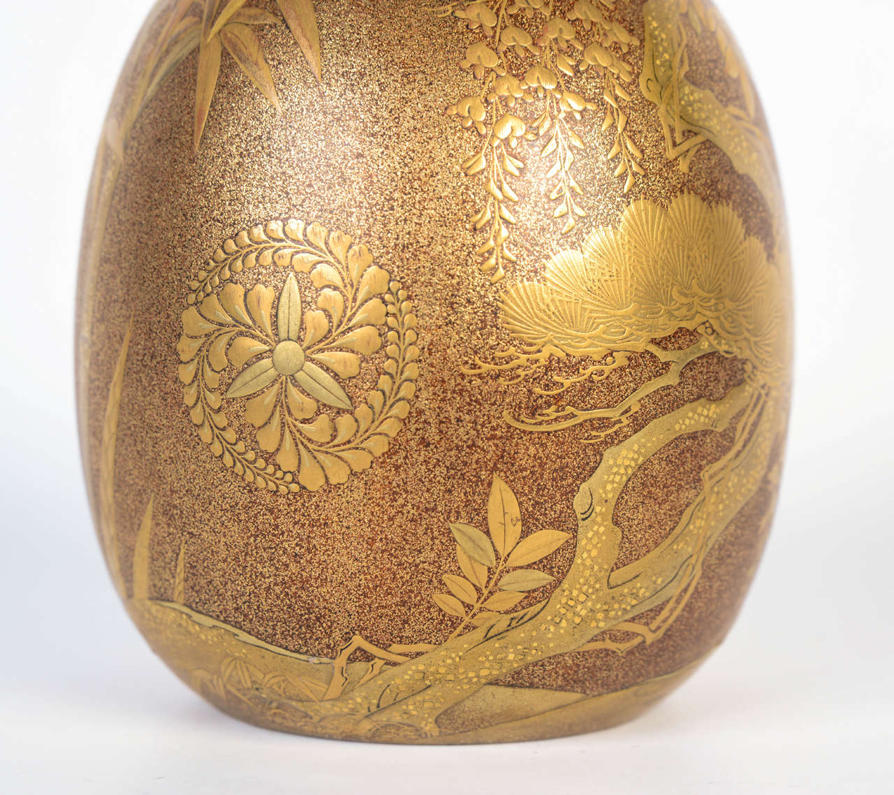 19th Century Gold Laquered Edo Bottle In Excellent Condition For Sale In Paris, FR