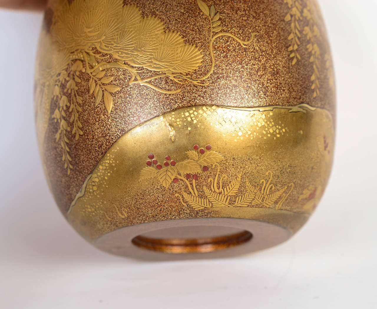 19th Century Gold Laquered Edo Bottle For Sale 1