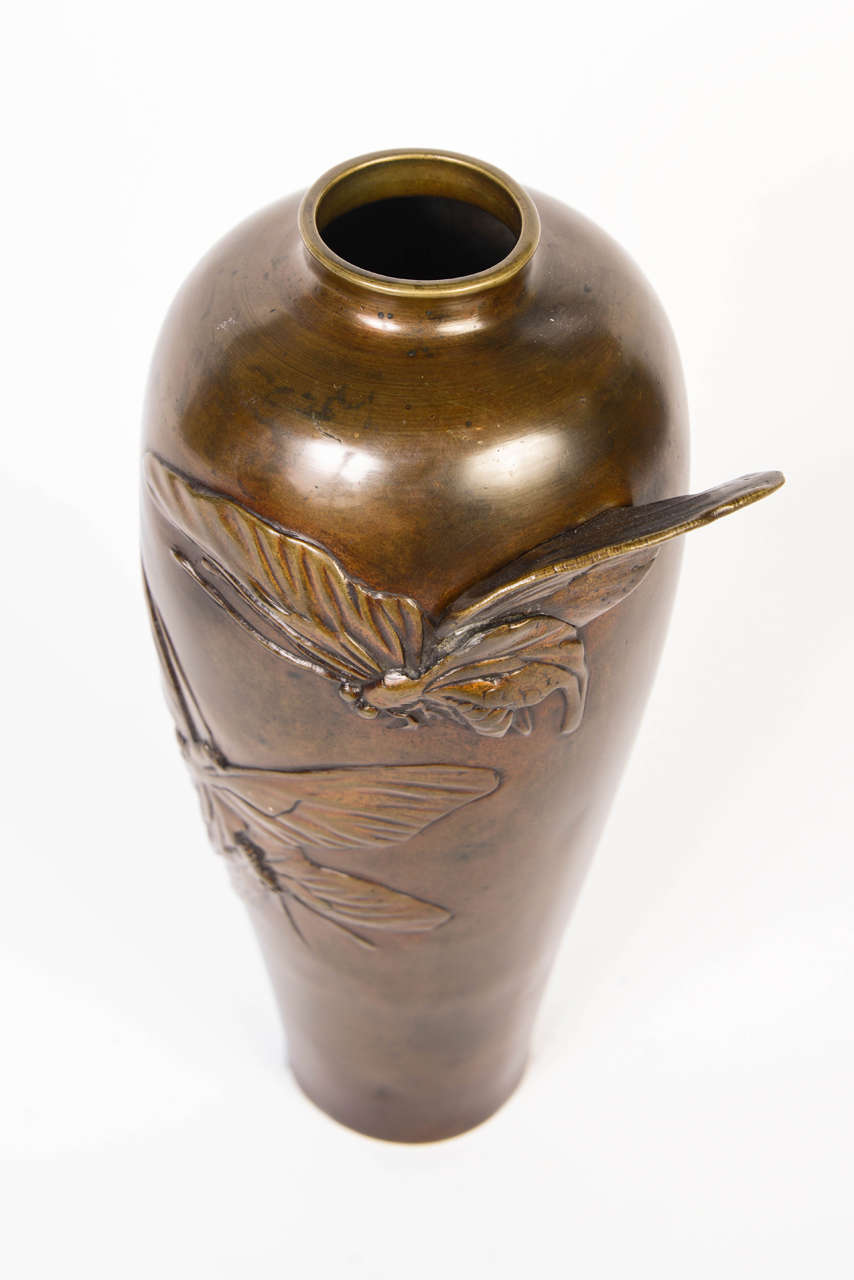 19th Century Japanese Bronze Vase For Sale 4