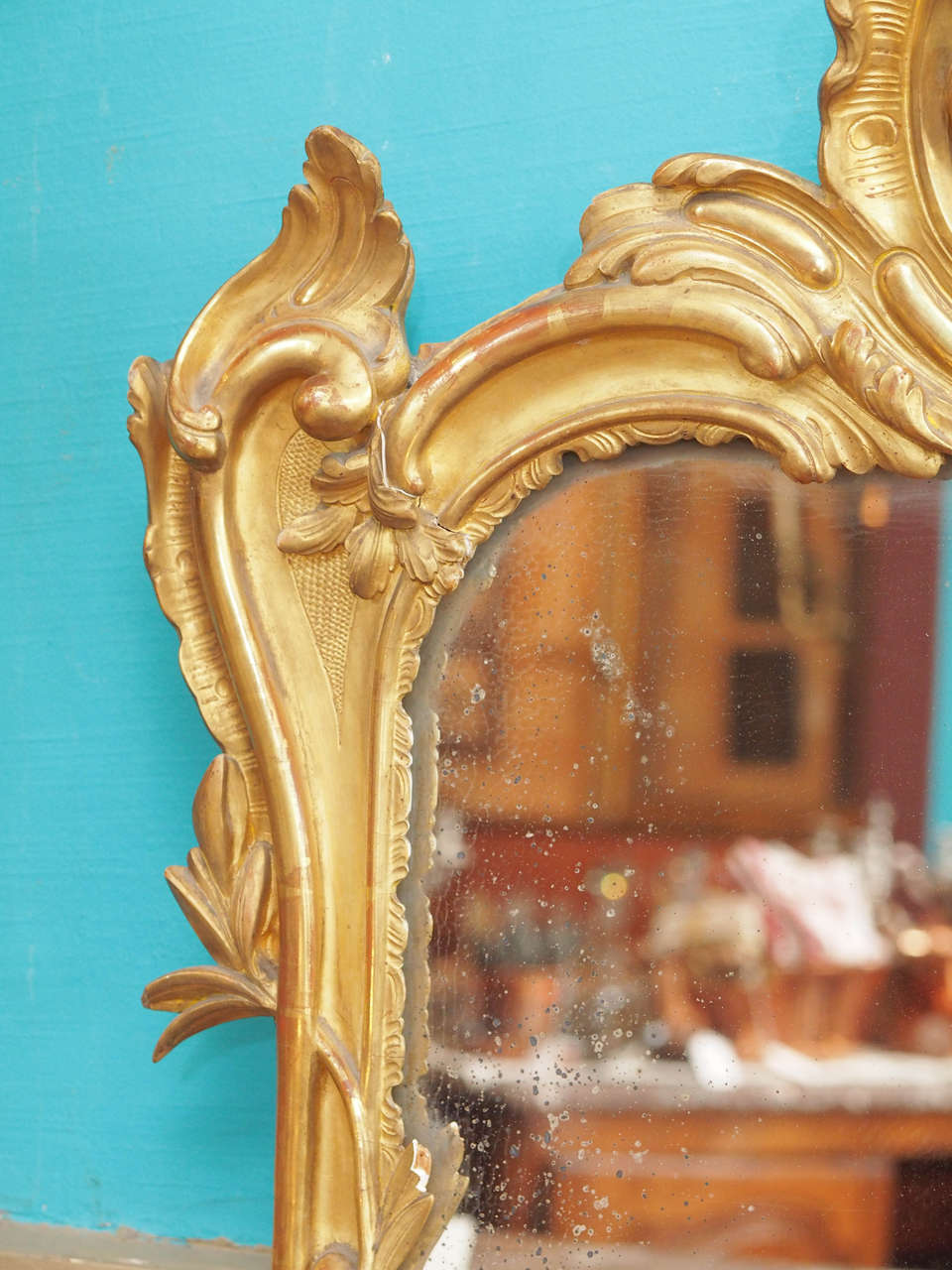 Unusual 18th Century French Carved and Gilded Mirror In Good Condition In New Orleans, LA