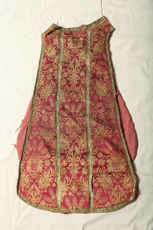 A CHASUBLE. ITALIAN, 18th CENTURY For Sale 4