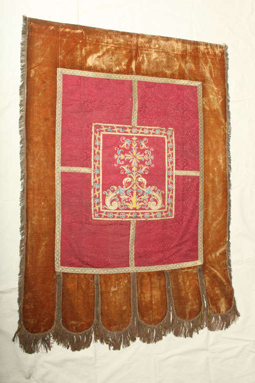 A BANNER. SPANISH, OR ITALIAN, 17th/!8th CENTURY