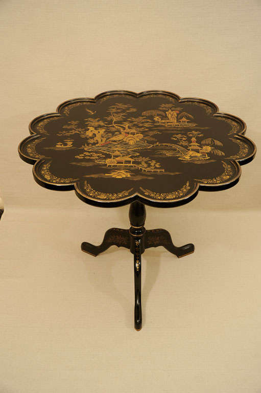 Hand-Painted Chinoiserie Pie Crust Table, England, Late 20th C. 4